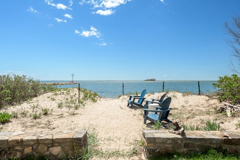 Blue Bird Beachfront home Dock available