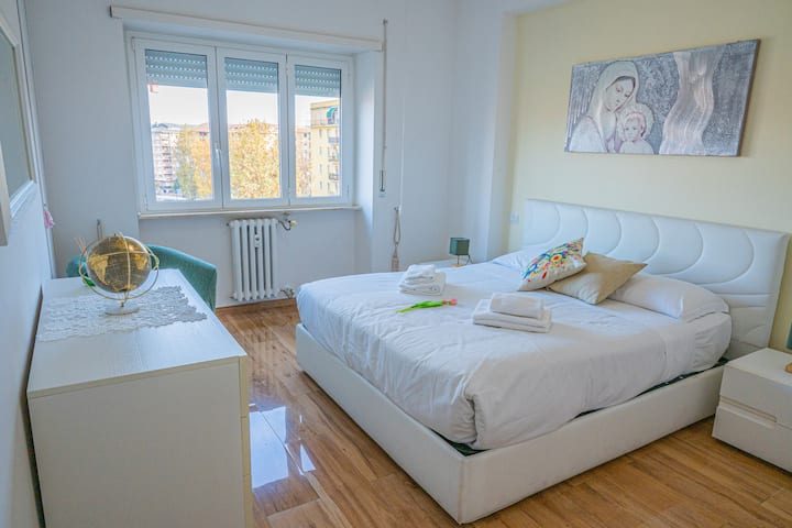 Modern & Bright Near Trastevere - Rome