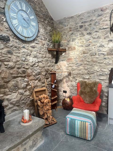 Popular Airbnb listing: Kestrel Corner in Warton
