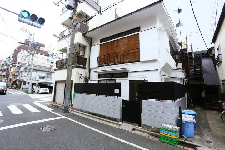 Located in Asakusa 5 Chome / Max 12ppl / Free WiFi gallery image 2