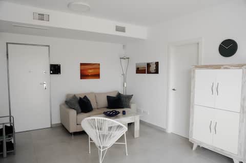 Airbnb con mejor rendimiento: Apartment with large sunny terrace near the beach en Los Alcázares