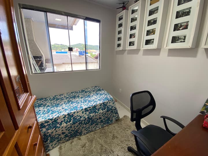 Spavaća soba s krevetom za jednu osobu 