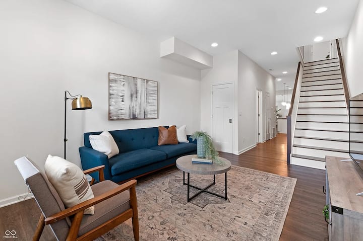 Townhome - 7 Min. From Downtown - インディアナポリス, IN