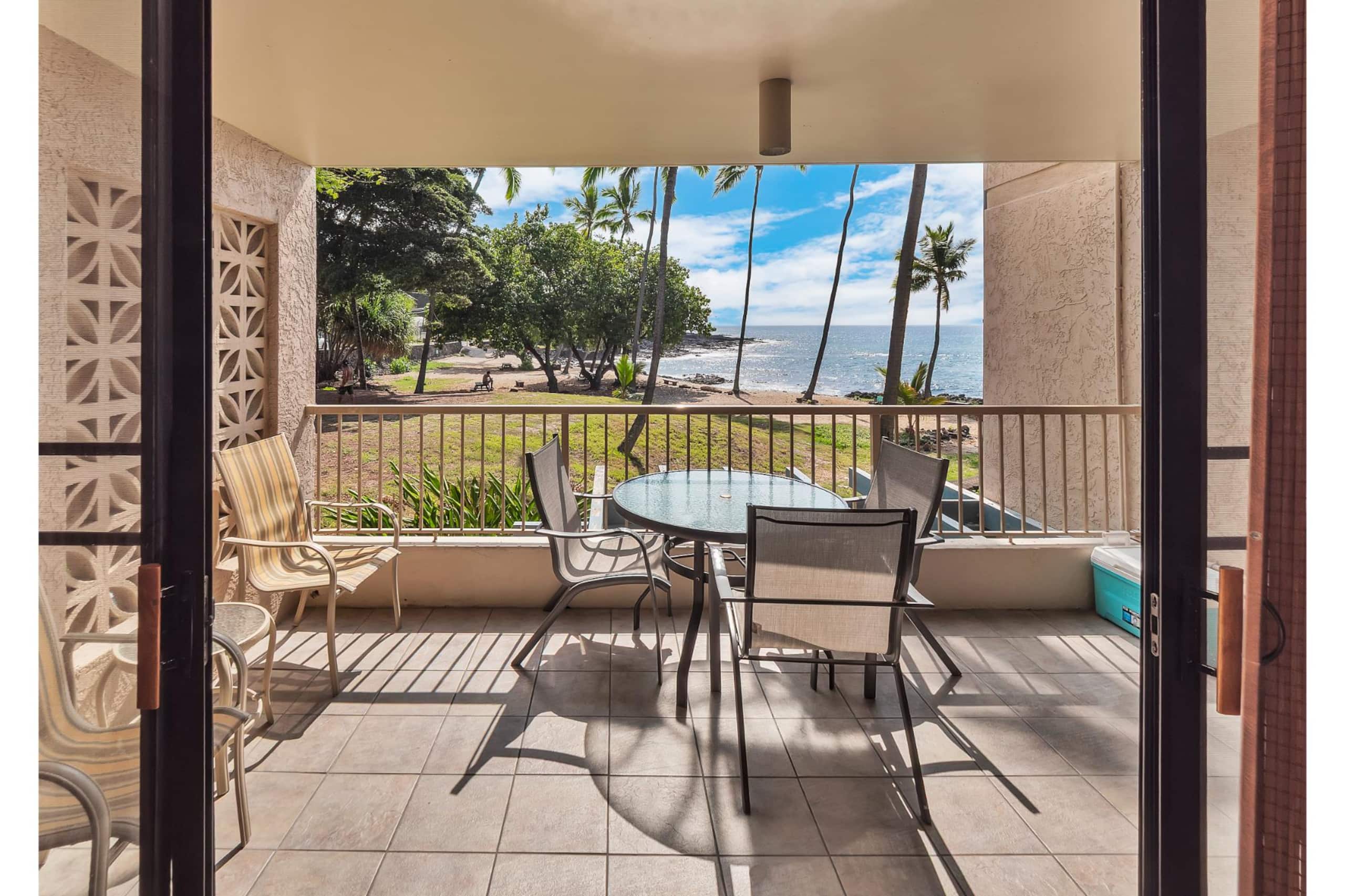 Condo in Kailua-Kona · ★5.0 · 1 bedroom · 2 beds · 1 shared bath - Image 23