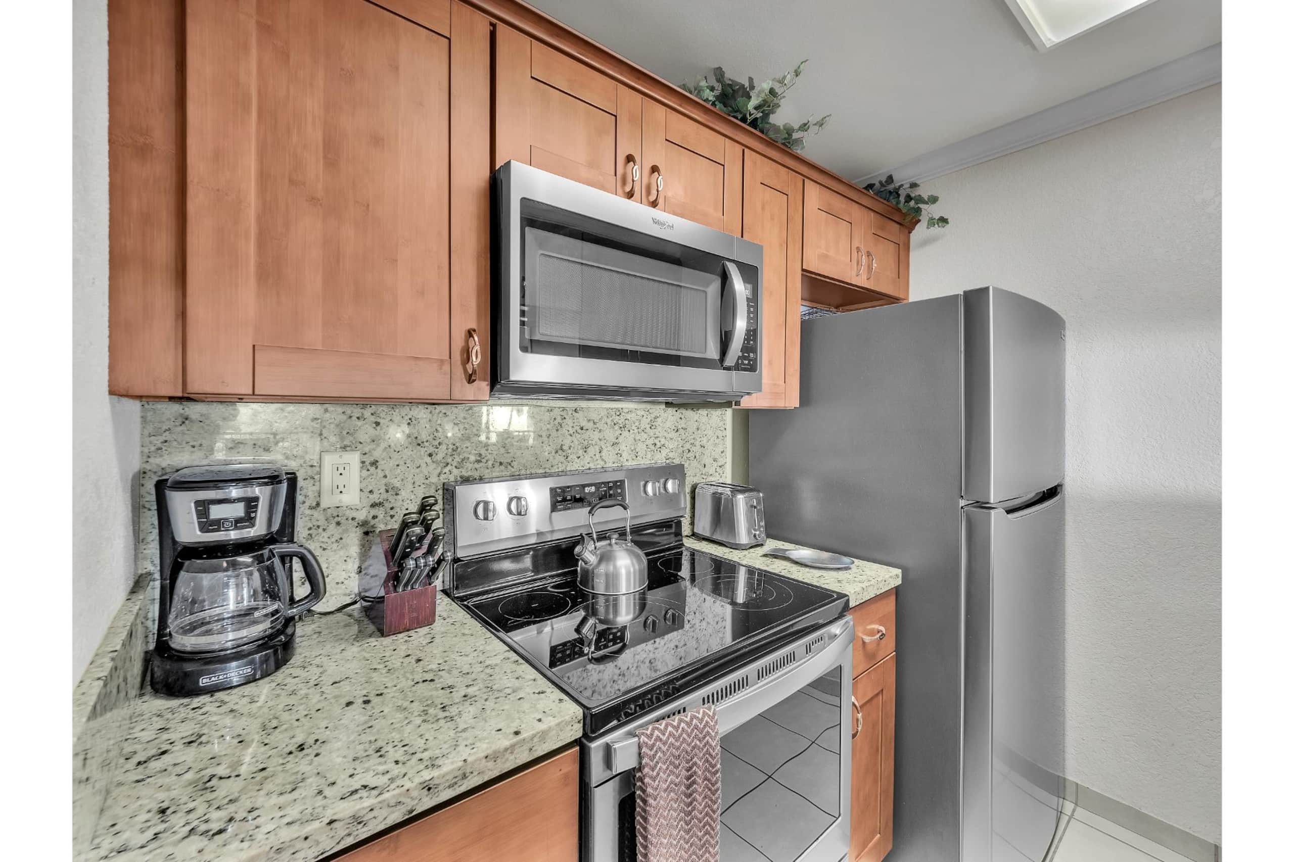 Condo in Kailua-Kona · ★4.5 · 1 bedroom · 2 beds · 1 shared bath - Image 13