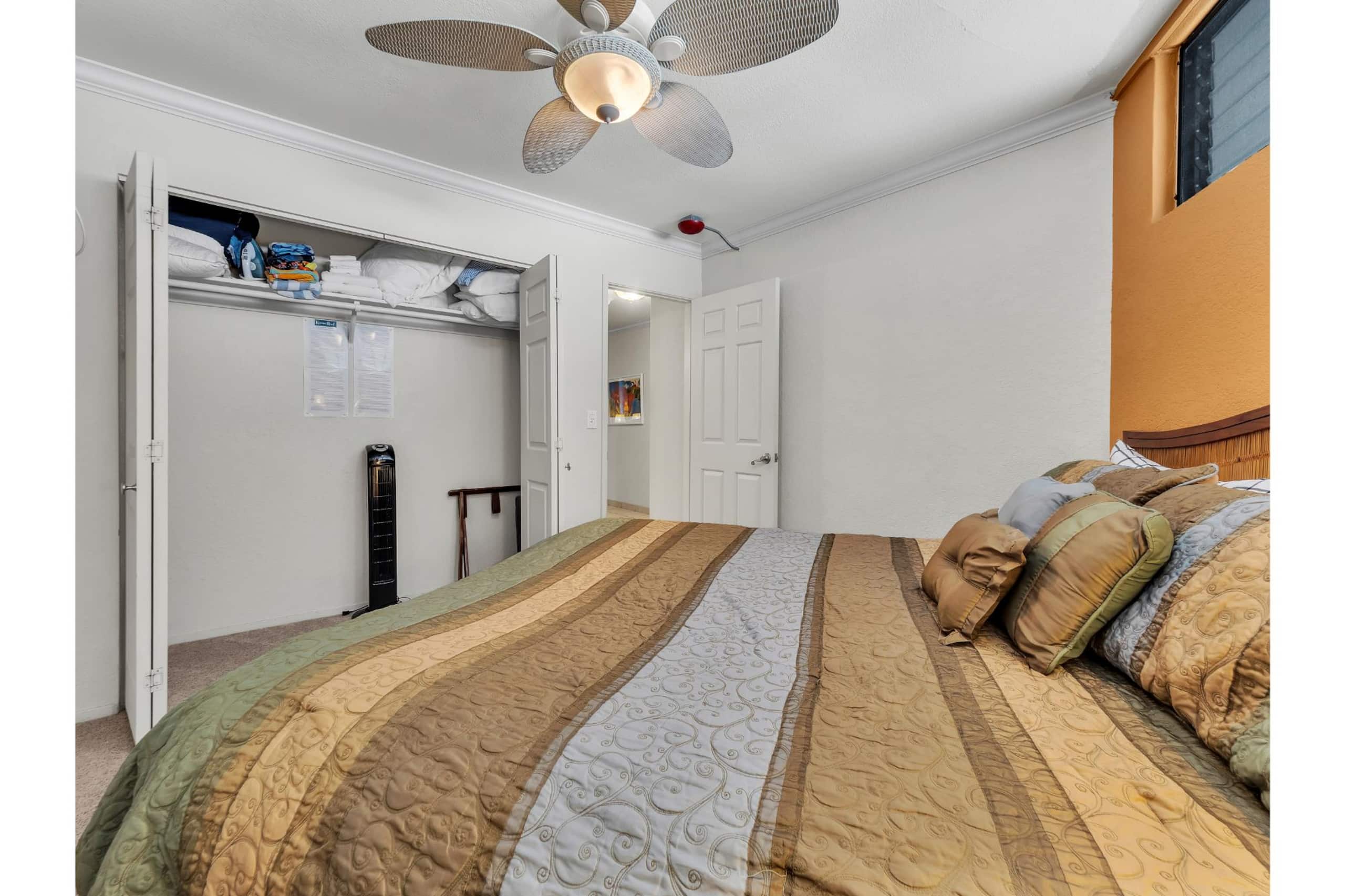 Condo in Kailua-Kona · ★4.5 · 1 bedroom · 2 beds · 1 shared bath - Image 16