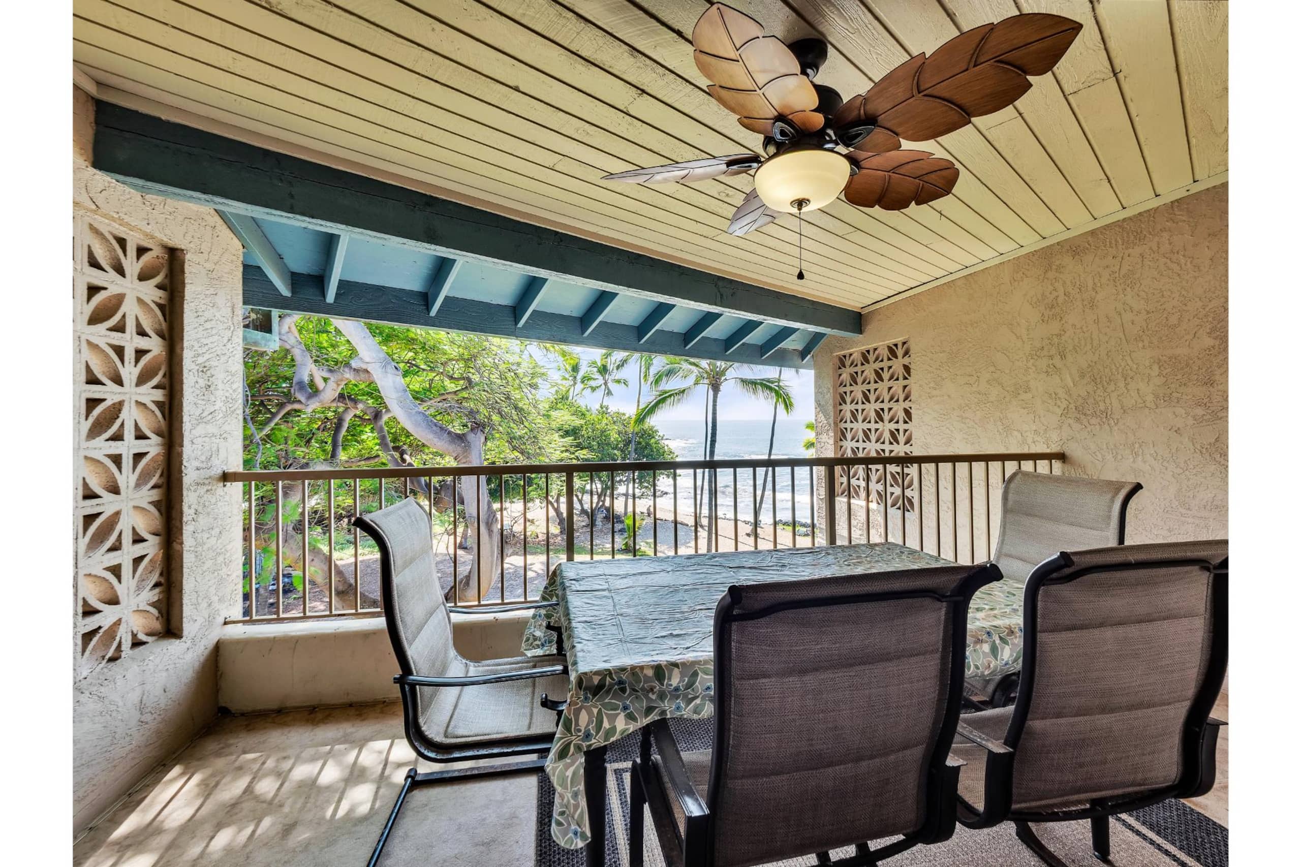 Condo in Kailua-Kona · ★4.5 · 1 bedroom · 2 beds · 1 shared bath - Image 25