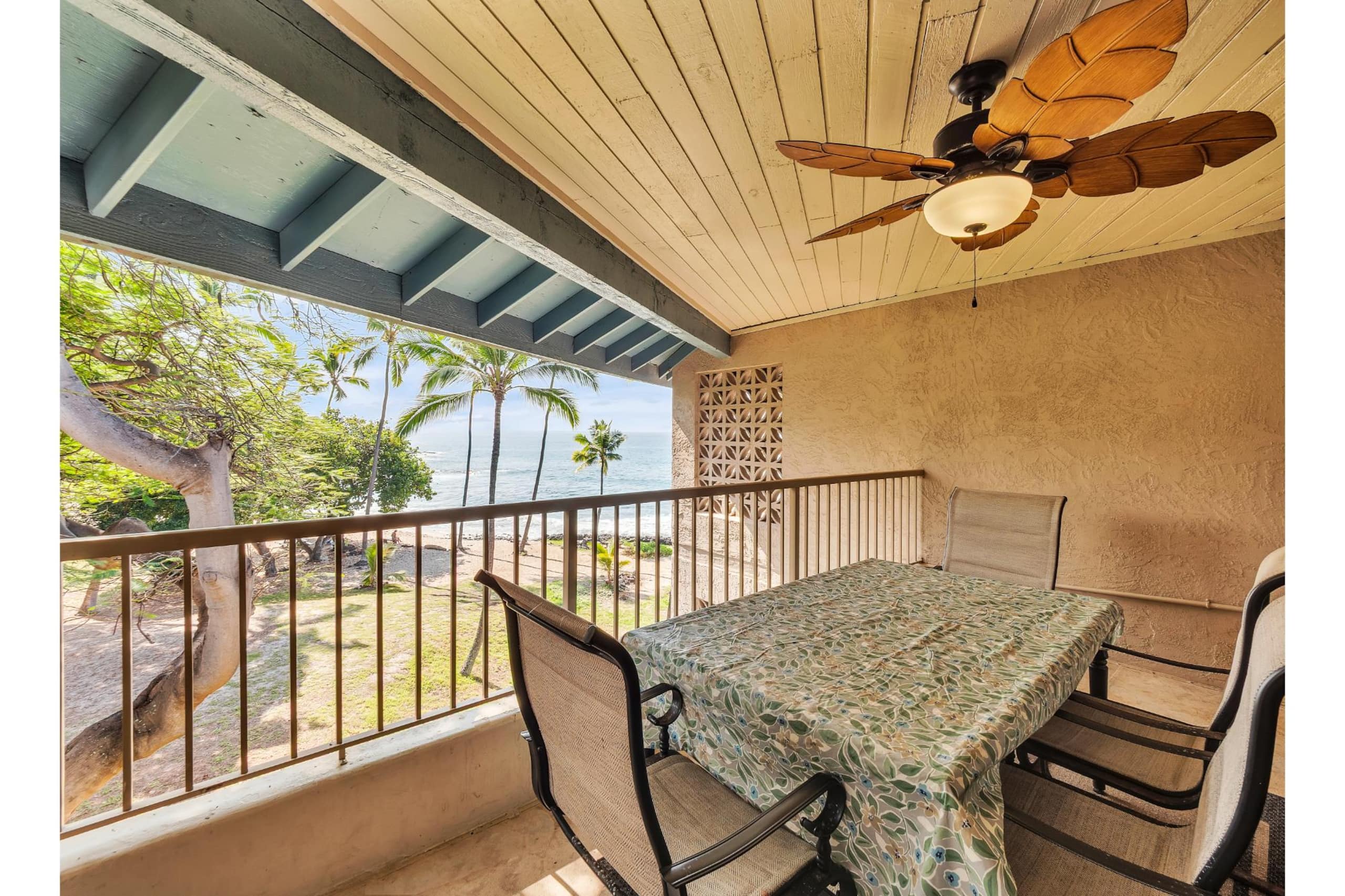 Condo in Kailua-Kona · ★4.5 · 1 bedroom · 2 beds · 1 shared bath - Image 27