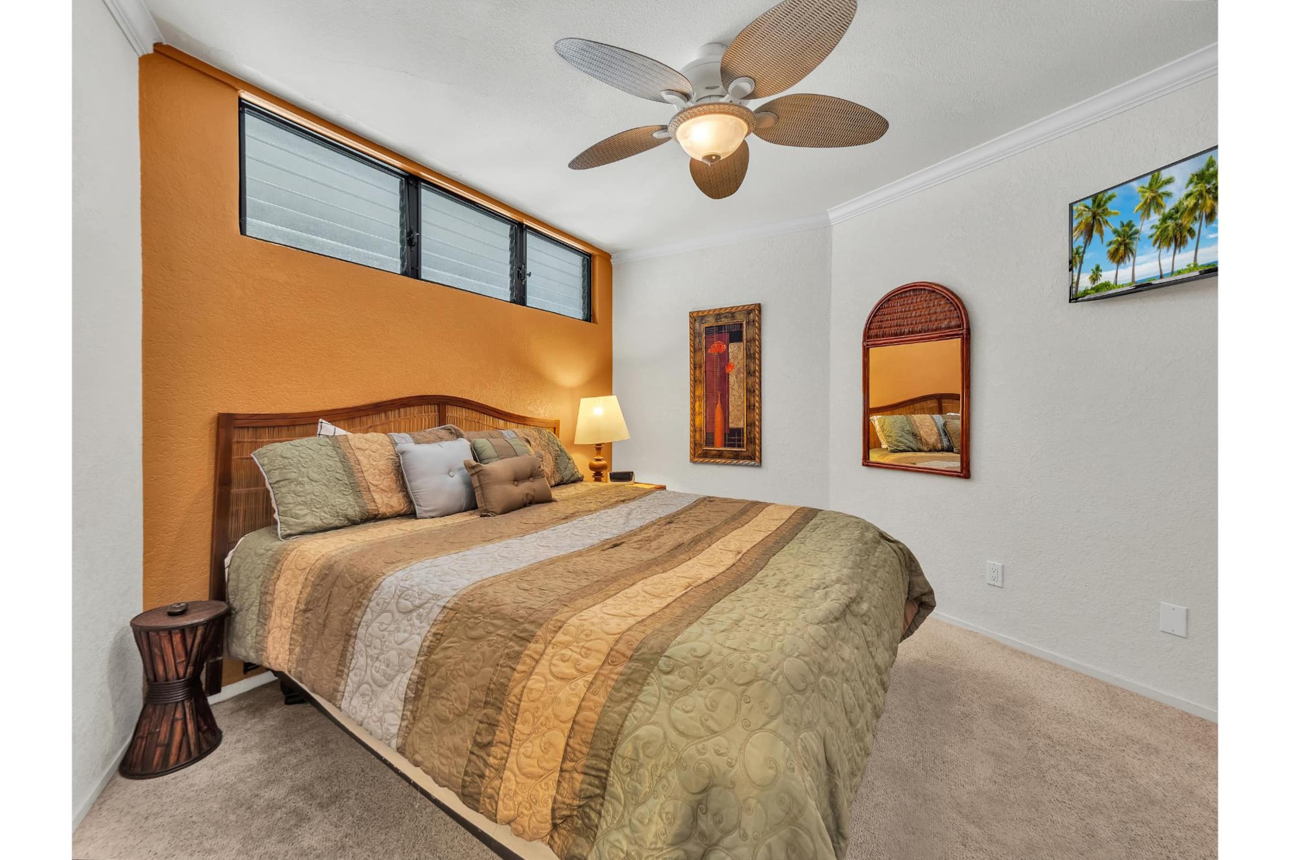 Condo in Kailua-Kona · ★4.5 · 1 bedroom · 2 beds · 1 shared bath - Image 15