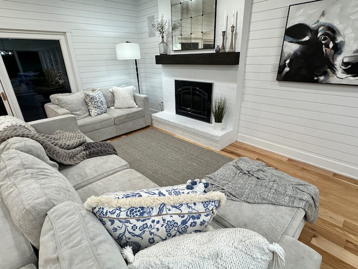 The Midwest Vacation Oasis ! - West Des Moines, IA