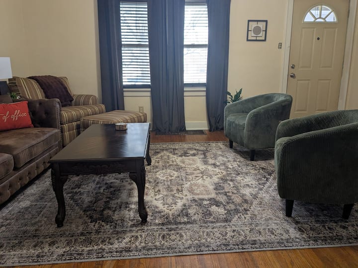 3br W/ Fenced Yard | Pets Welcome | Near Millikin - Decatur, IL