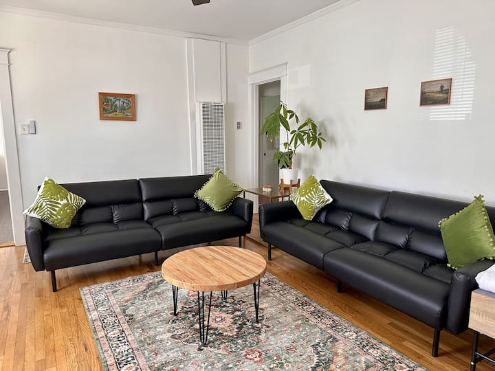 Whole House Bungalow W/ 2 King Beds And Parking - Los Ángeles, CA