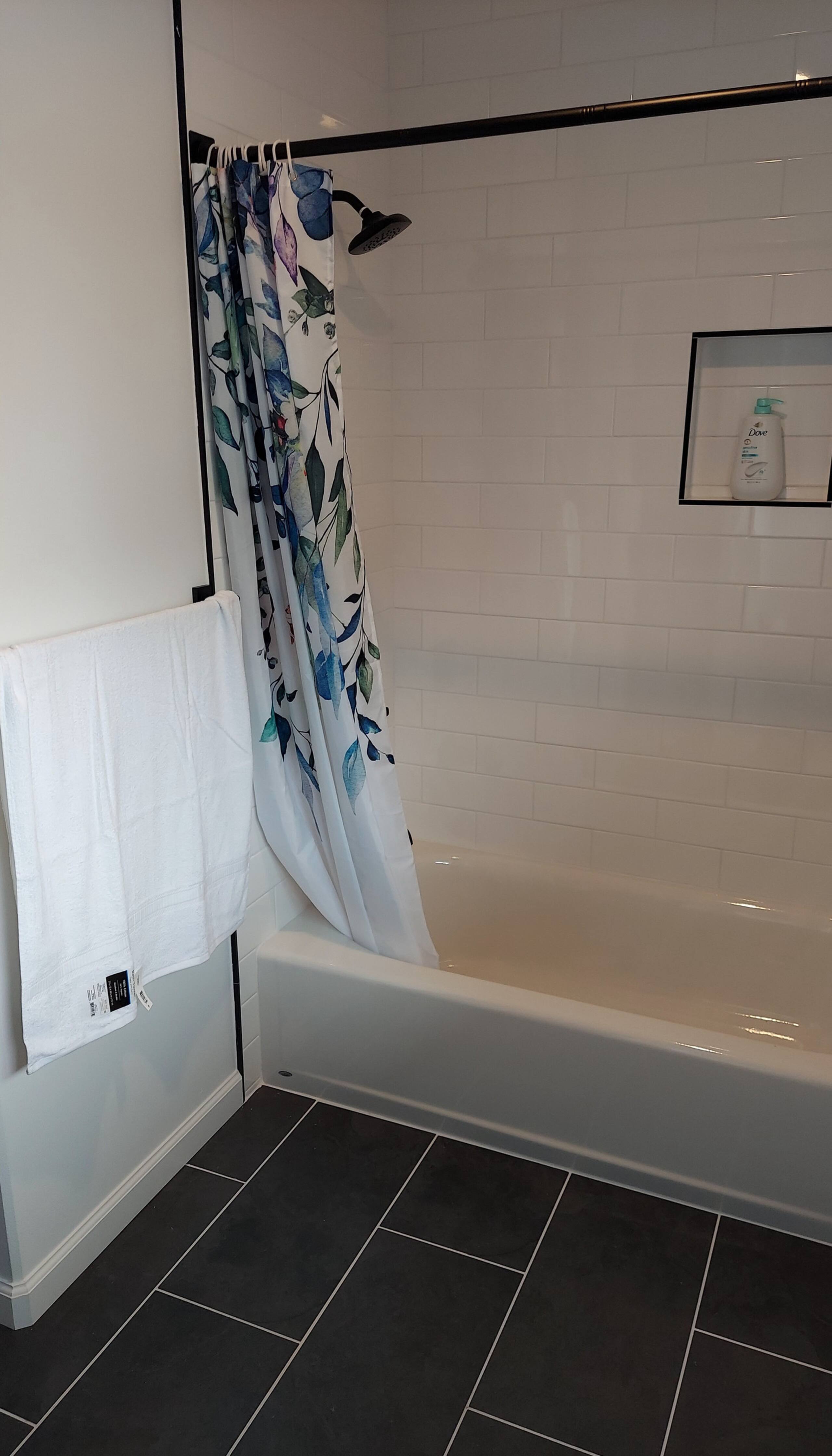 Home in Pahoa · ★5.0 · 1 bedroom · 1 bed · 1 private bath - Image 16