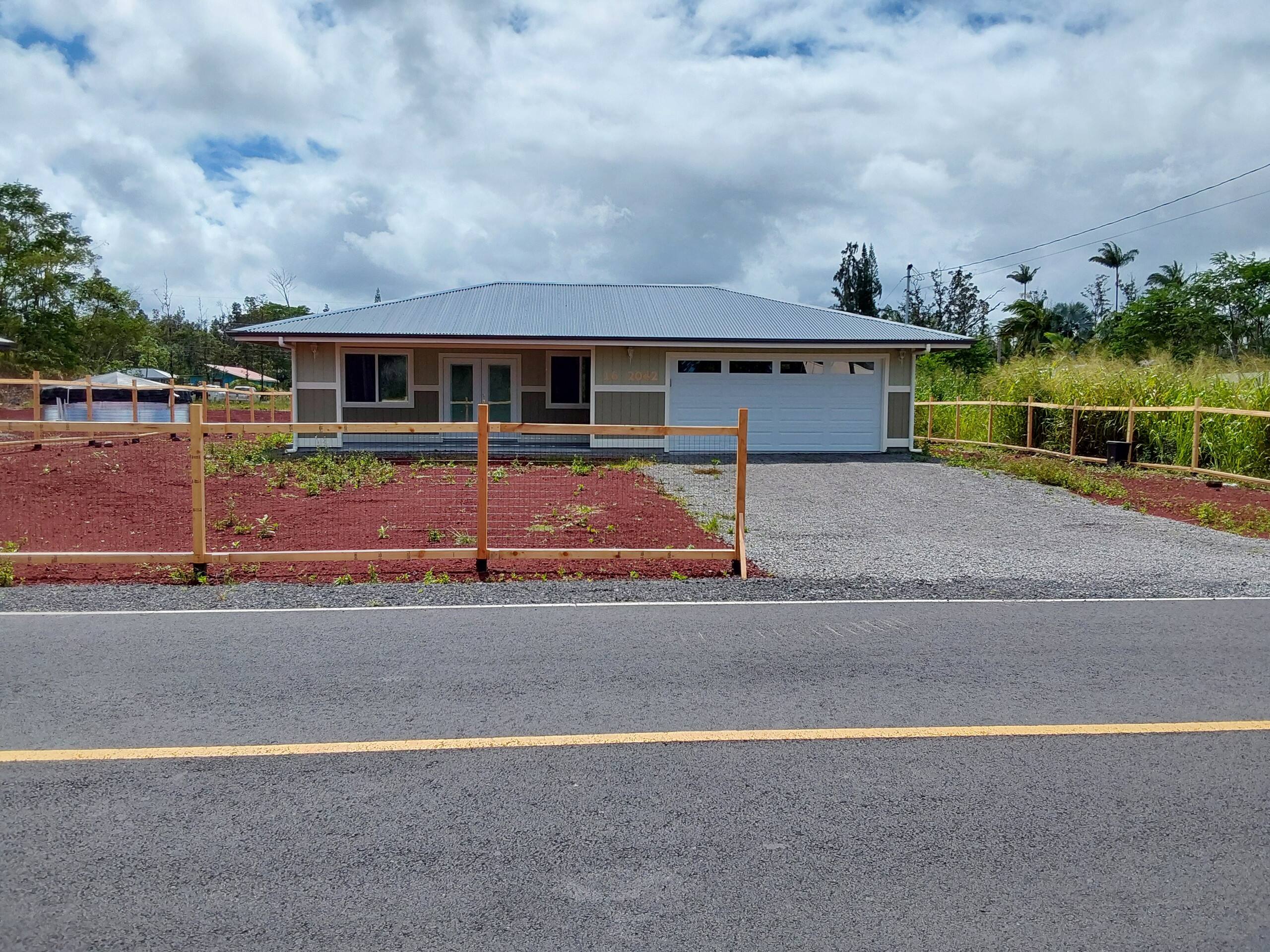 Home in Pahoa · ★5.0 · 1 bedroom · 1 bed · 1 private bath - Image 17