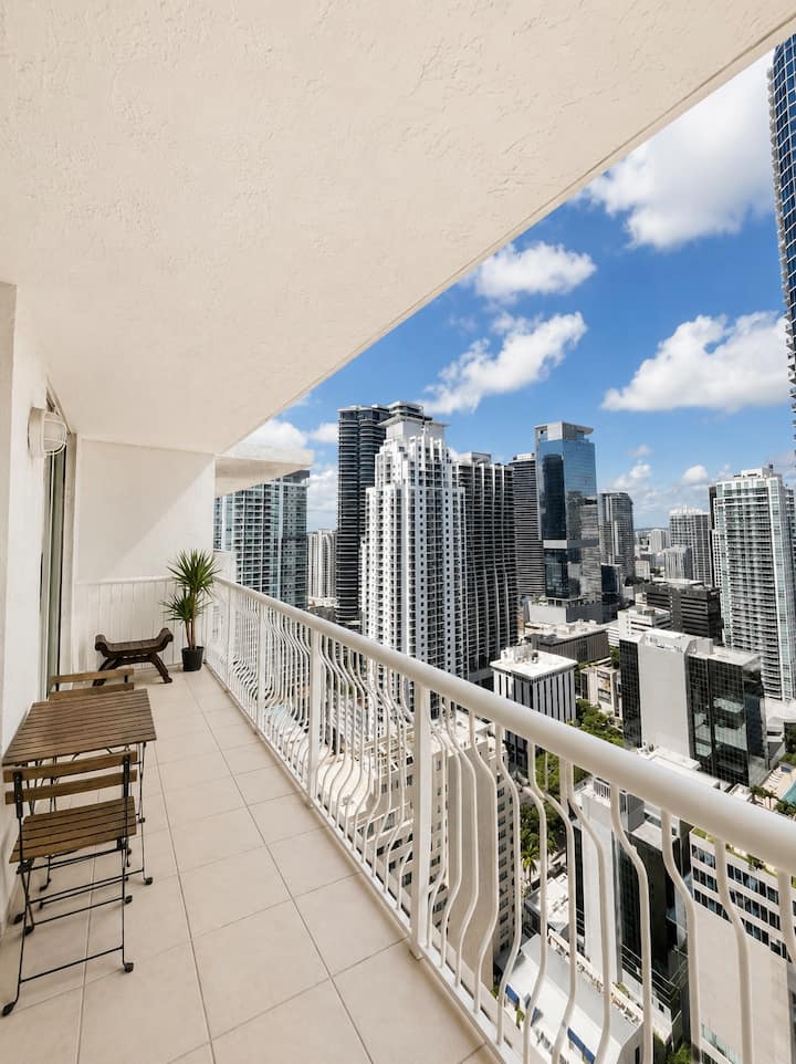 Renovated Ph | Brickell Skyline Views + Parking - マイアミ