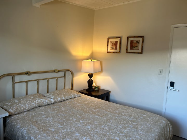 Cozy Bedroom Shared Bath At Sunnyvale Room C - Sunnyvale, CA
