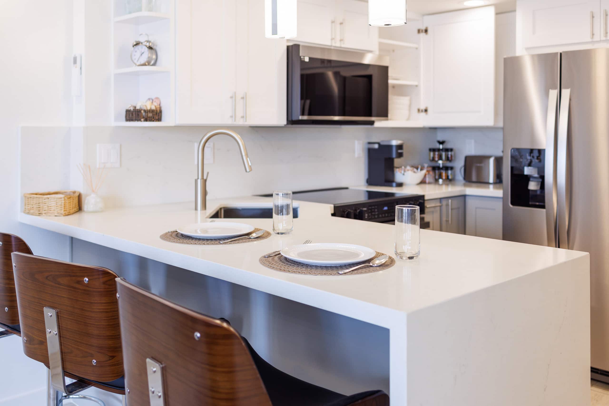 Charming Ilikai Condo with Ocean View-Free Parking - Image 10