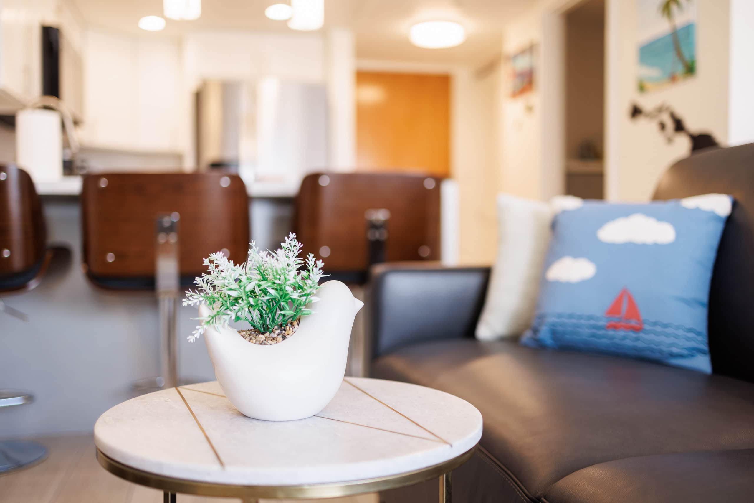 Charming Ilikai Condo with Ocean View-Free Parking - Image 3