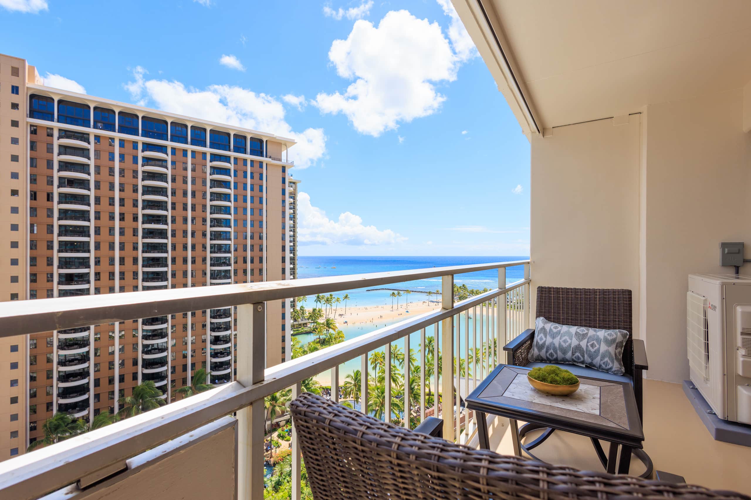 Charming Ilikai Condo with Ocean View-Free Parking - Image 22