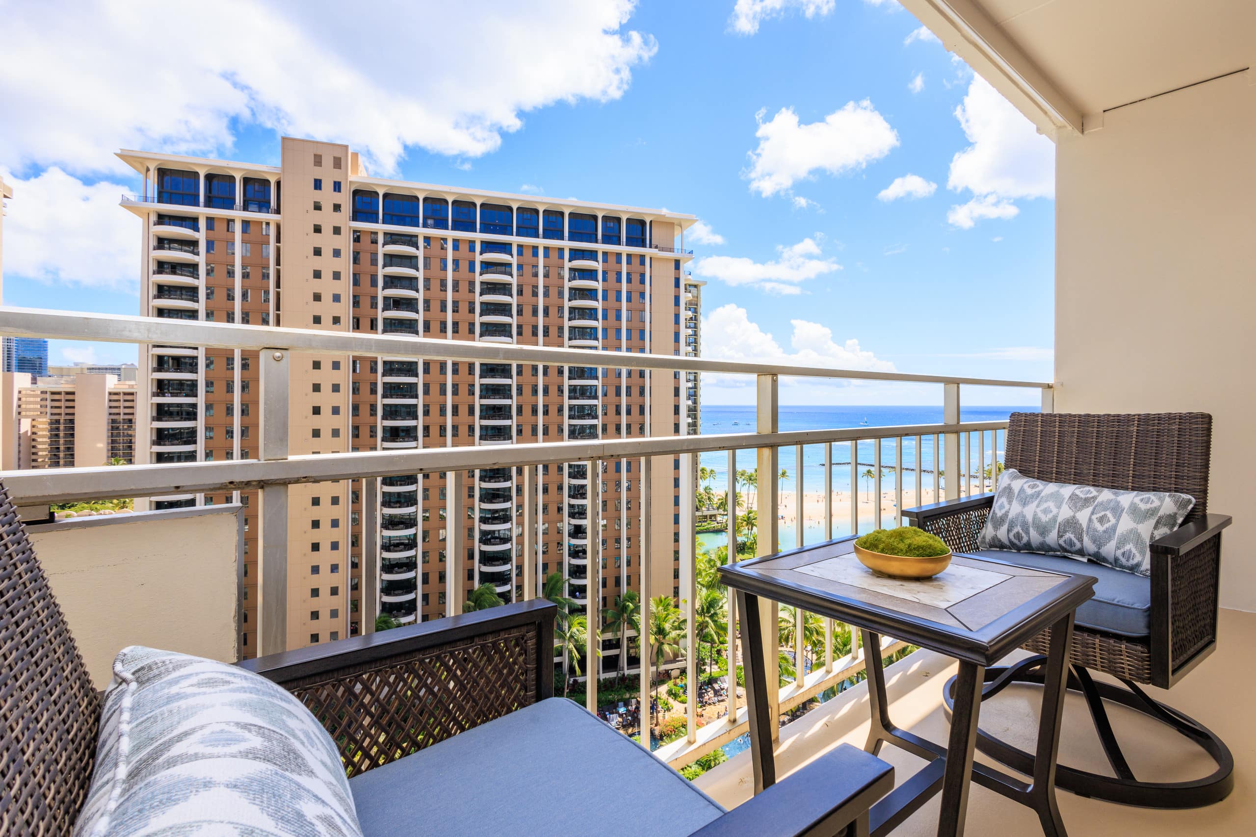 Charming Ilikai Condo with Ocean View-Free Parking - Image 19