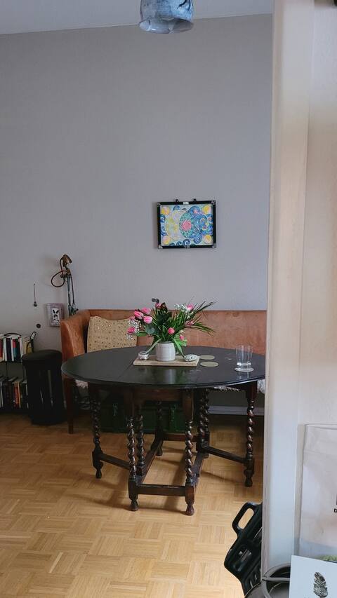 Top performing Airbnb: Quiet apartment w/ balcony near Central Park in Winterhude