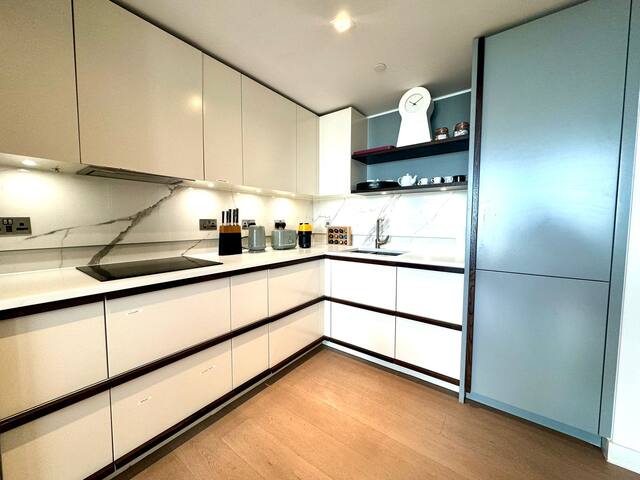 Paddington Victoria Palace VIP gallery image 5