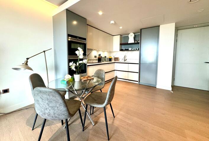 Paddington Victoria Palace VIP gallery image 3