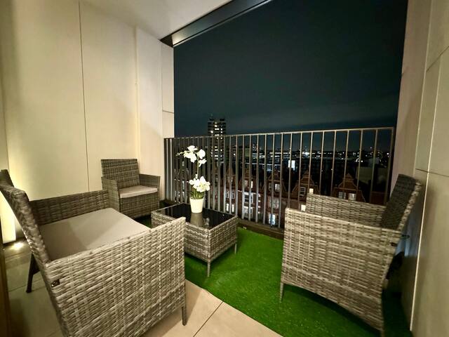 Paddington Victoria Palace VIP gallery image 2