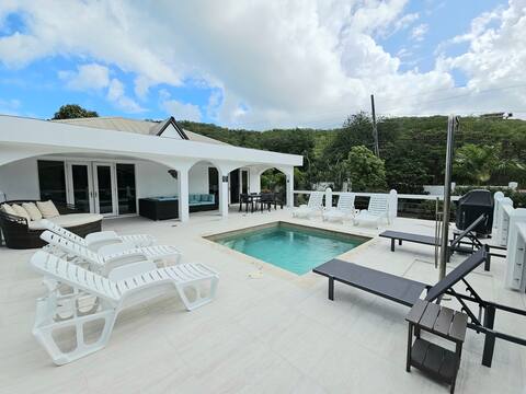 Remarkable 4 Bdr Home w/ Pool & Lush Garden