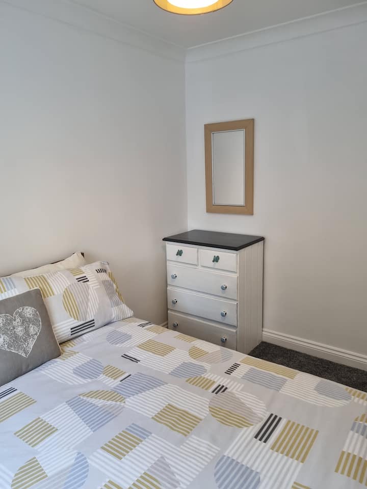 غرفة النوم 2