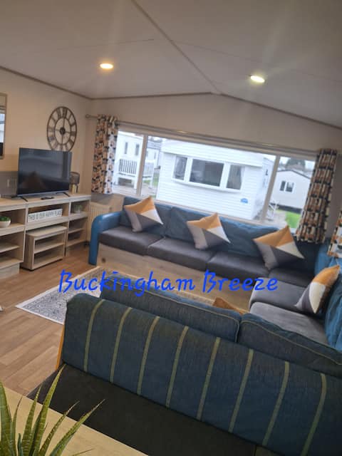 Successful Airbnb property: 6 berth static caravan. Marton Mere Blackpool in Lancashire