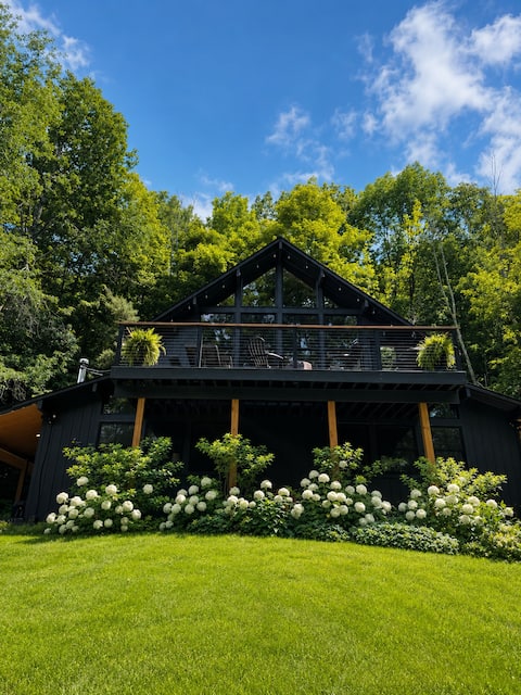 Black Dog Lodge - Ski Chalet