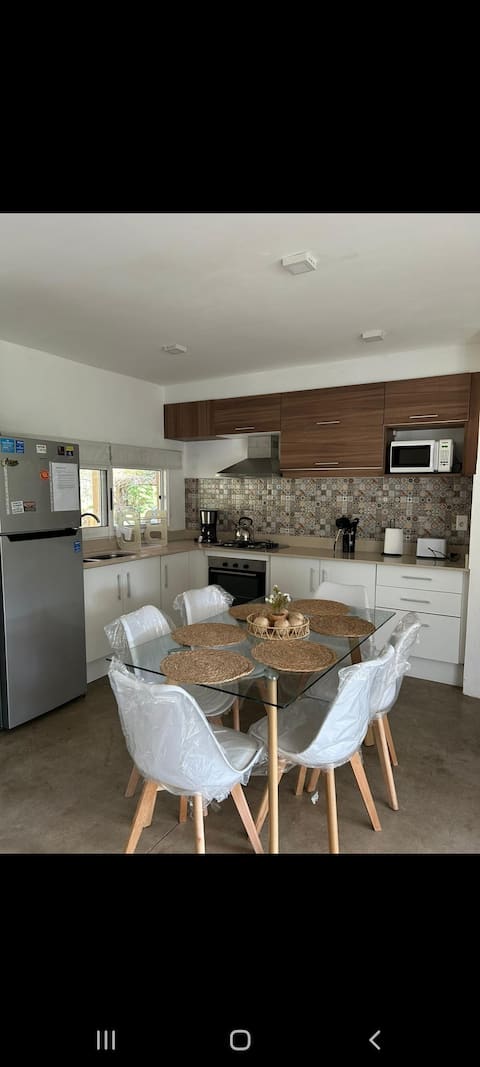 Anuncio de Airbnb popular: House in Club del Lago. en Punta Ballena
