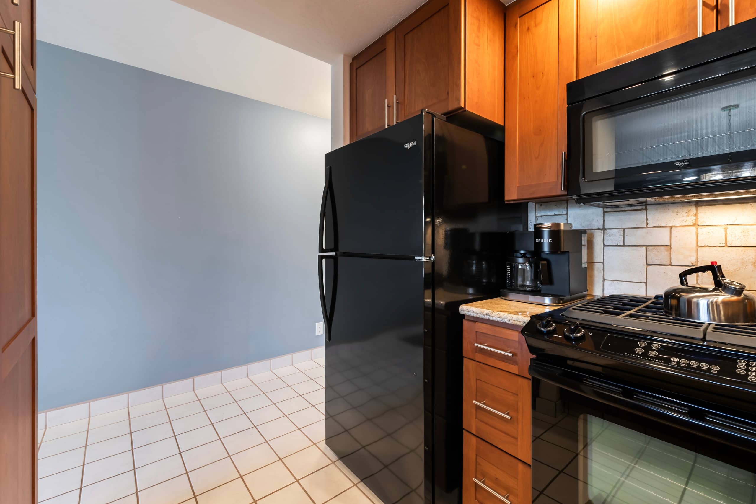 Condo in Kihei · ★4.95 · 1 bedroom · 2 beds · 1 private bath - Image 14