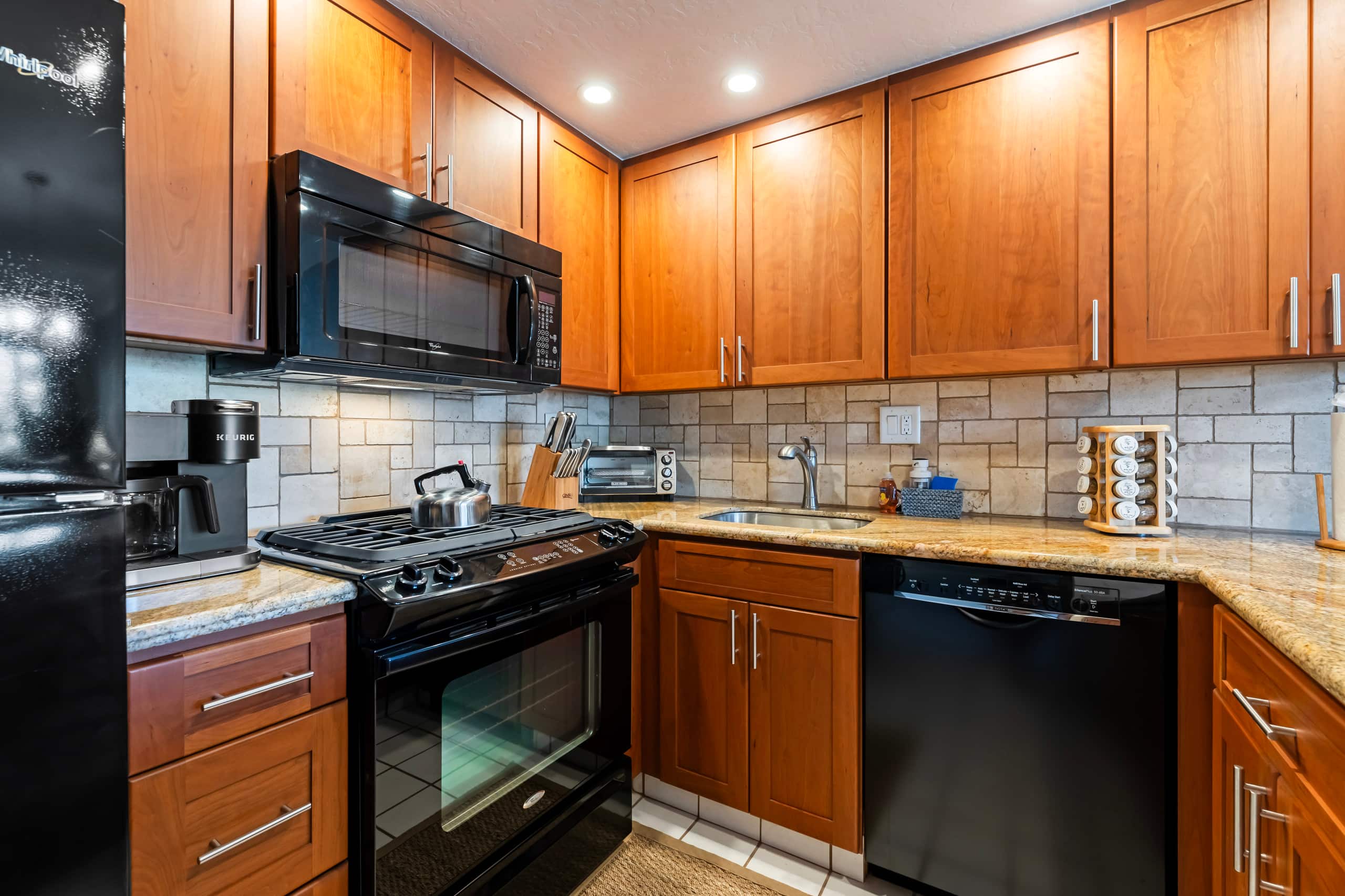 Condo in Kihei · ★4.95 · 1 bedroom · 2 beds · 1 private bath - Image 15
