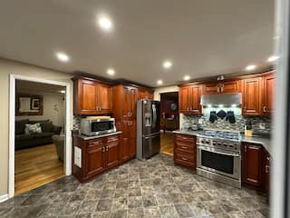 Williamsville 5 Bed House with Pool, photo 10 of 72