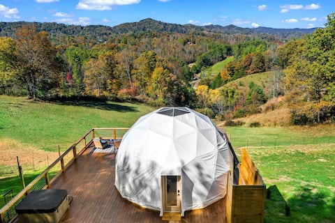 Glamping. King size bed  and hot tub