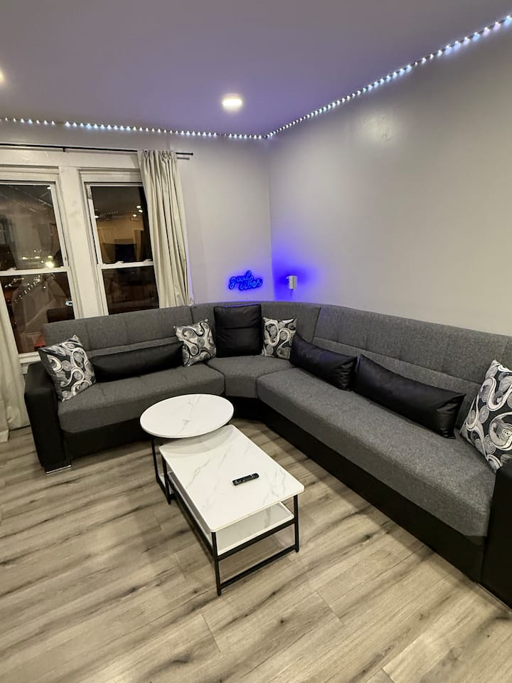 4 - Open Layout Apartment – Near Ewr & Nyc Access. - Bayonne, NJ