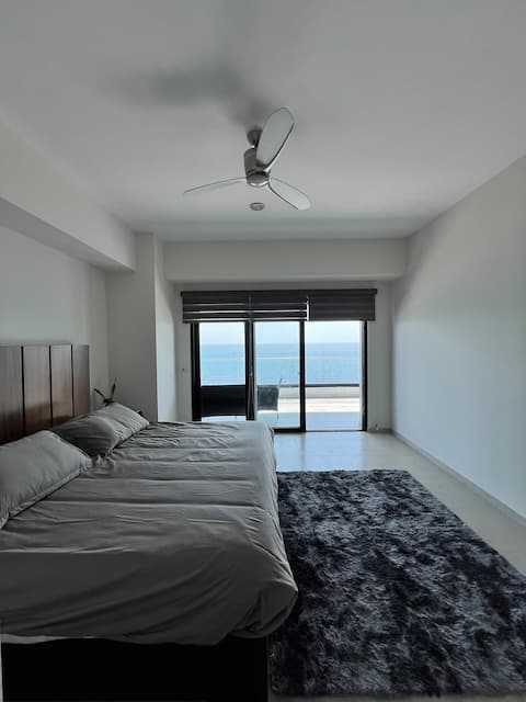 Successful Airbnb property: Apartment with amazing view in front of the beach in Mazatlán