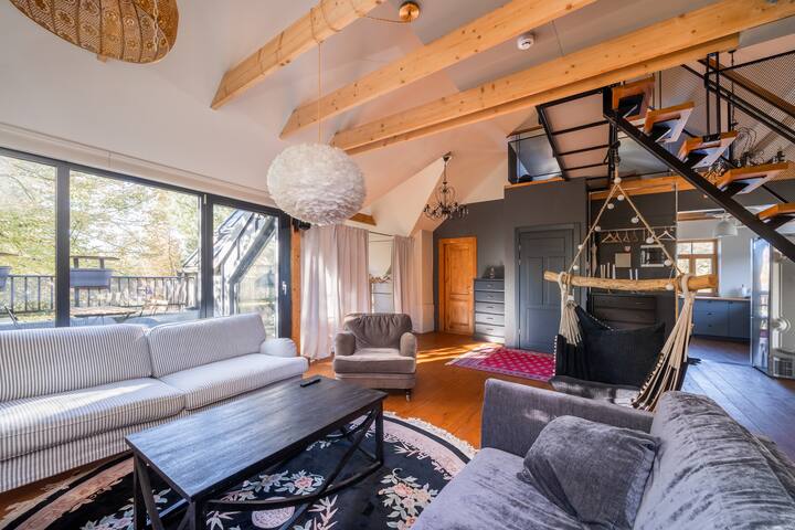 Cozy riverside penthouse gallery image 3