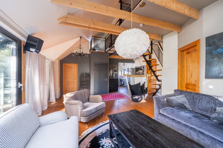 Cozy riverside penthouse gallery image 4