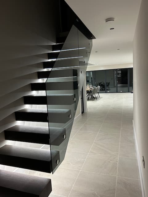 York Fields Retreat - 4 En-suite Bedrooms