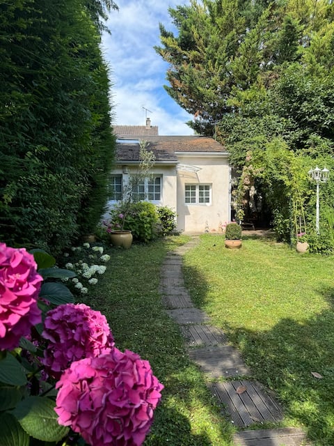 Cozy home – Orly Airport