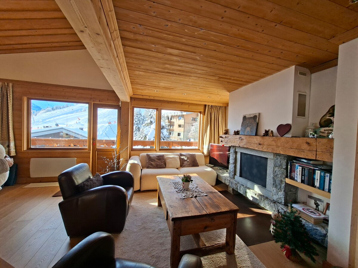 Top Airbnb: Meribel Mottaret South-facing ski-in/out in Les Allues