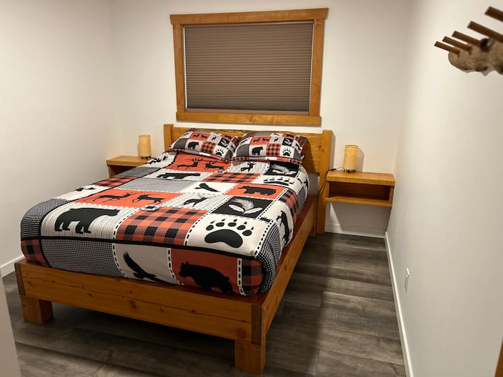 Upstairs bedroom with Queen.