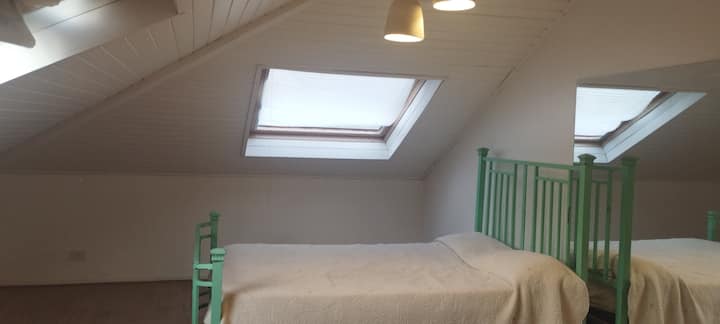 Quarto em apartamento com banheiro privativo em Boulogne