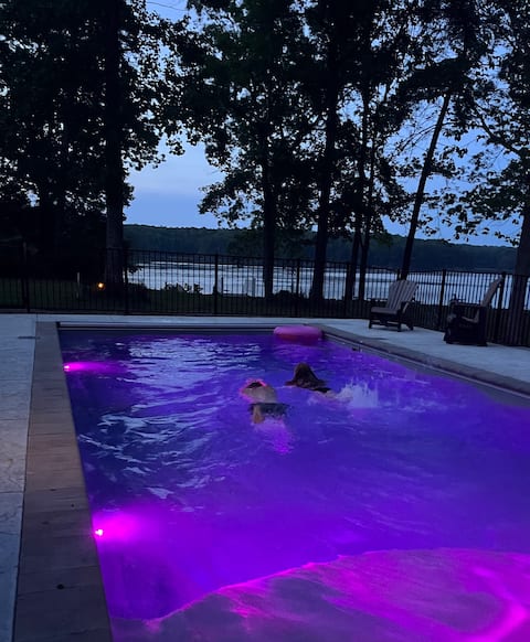 Waterfront home-225' pier kayak firepit pool beach