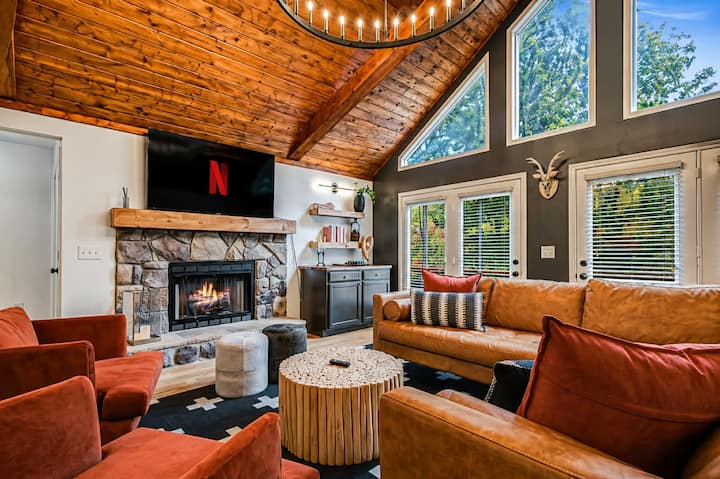 6br Luxe Cabin Sleeps 16 Hot Tub & Pool Table - Harrisonburg