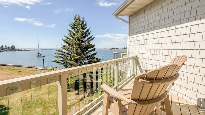 Cobblestone Cove Villa 6 on Lake Superior