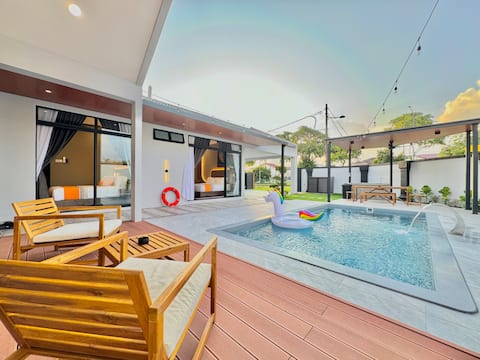 Skylight Villa Johor Bahru • Pool • Cinema • Ktv